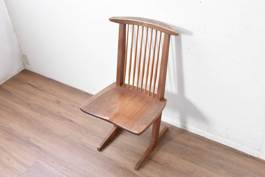 和製ヴィンテージ　名作　ジョージ・ナカシマ(George Nakashima)　ミングレン(MINGUREN)　洗練されたスポークバックデザインのコノイドチェア(CONOID CHAIR)　(R-087441)
