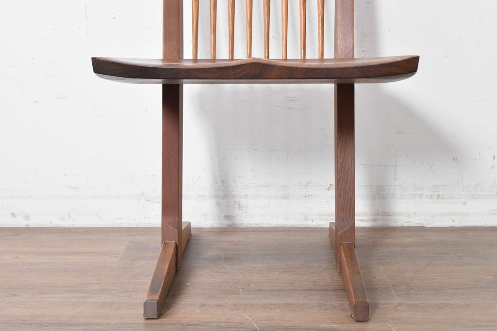 和製ヴィンテージ　名作　ジョージ・ナカシマ(George Nakashima)　ミングレン(MINGUREN)　洗練されたスポークバックデザインのコノイドチェア(CONOID CHAIR)　(R-087441)
