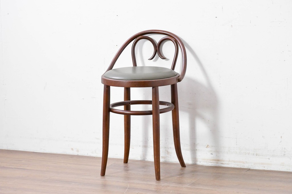 中古　秋田木工　背もたれの曲木細工がアクセントのカウンターチェア　(R-087442)