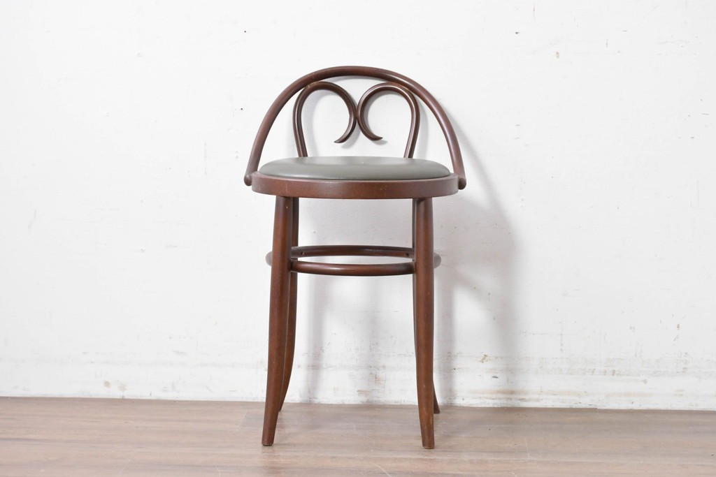 中古　秋田木工　背もたれの曲木細工がアクセントのカウンターチェア　(R-087442)