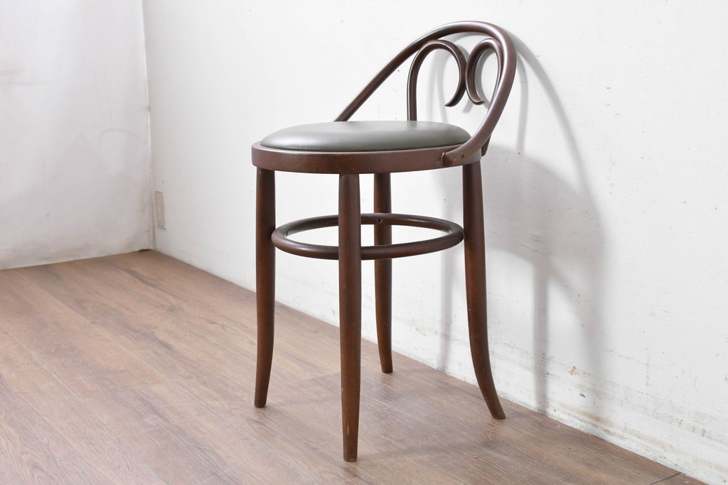 中古　秋田木工　背もたれの曲木細工がアクセントのカウンターチェア　(R-087442)