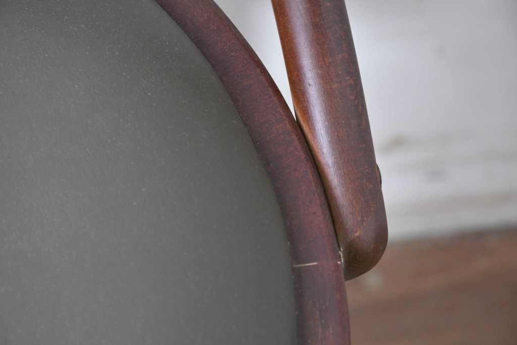 中古　秋田木工　背もたれの曲木細工がアクセントのカウンターチェア　(R-087442)