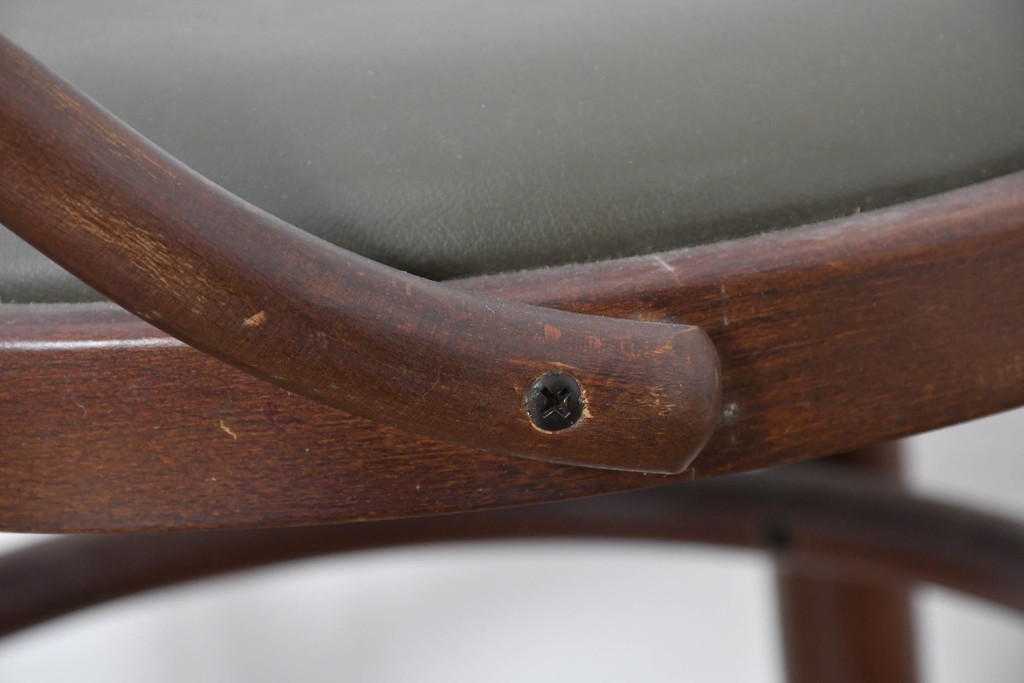 中古　秋田木工　背もたれの曲木細工がアクセントのカウンターチェア　(R-087442)