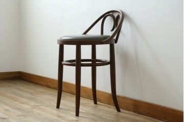 中古　秋田木工　背もたれの曲木細工がアクセントのカウンターチェア　(R-087442)