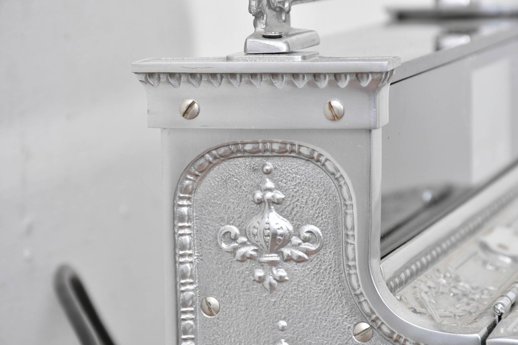 アメリカヴィンテージ　ブラジル製　NCR(ナショナル・キャッシュ・レジスター)社　Class 300復刻版　model 2114-1707　華やかなレリーフのクラシックレジスター(シルバー)　※通電確認済み　(R-087443)