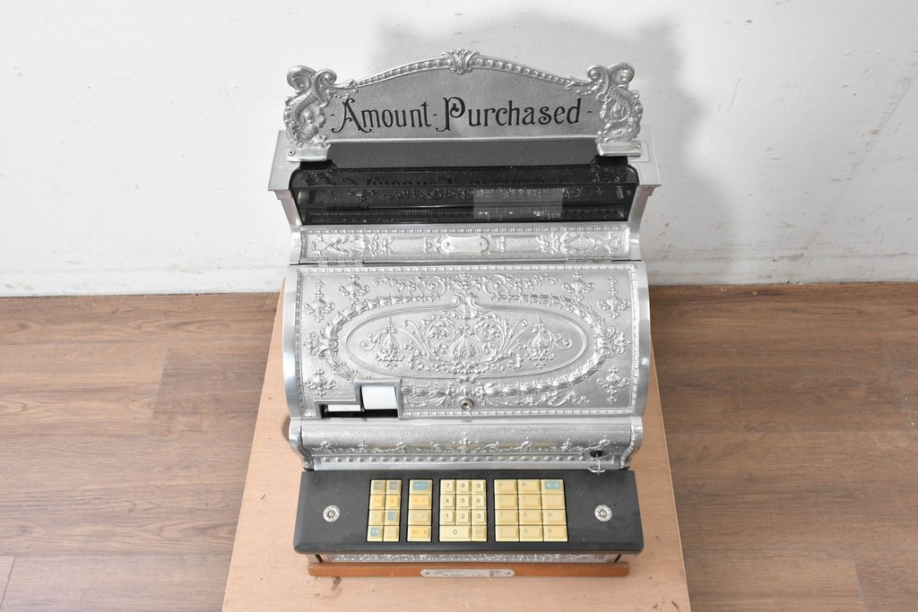 アメリカヴィンテージ　ブラジル製　NCR(ナショナル・キャッシュ・レジスター)社　Class 300復刻版　model 2114-1707　華やかなレリーフのクラシックレジスター(シルバー)　※通電確認済み　(R-087443)