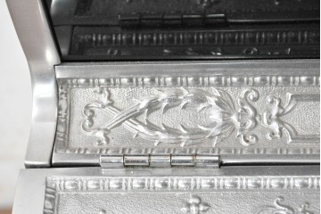 アメリカヴィンテージ　ブラジル製　NCR(ナショナル・キャッシュ・レジスター)社　Class 300復刻版　model 2114-1707　華やかなレリーフのクラシックレジスター(シルバー)　※通電確認済み　(R-087443)