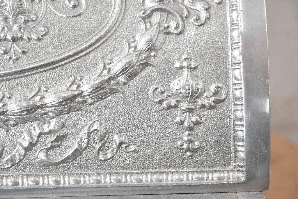 アメリカヴィンテージ　ブラジル製　NCR(ナショナル・キャッシュ・レジスター)社　Class 300復刻版　model 2114-1707　華やかなレリーフのクラシックレジスター(シルバー)　※通電確認済み　(R-087443)