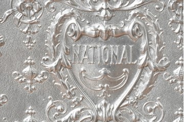 アメリカヴィンテージ　ブラジル製　NCR(ナショナル・キャッシュ・レジスター)社　Class 300復刻版　model 2114-1707　華やかなレリーフのクラシックレジスター(シルバー)　※通電確認済み　(R-087443)