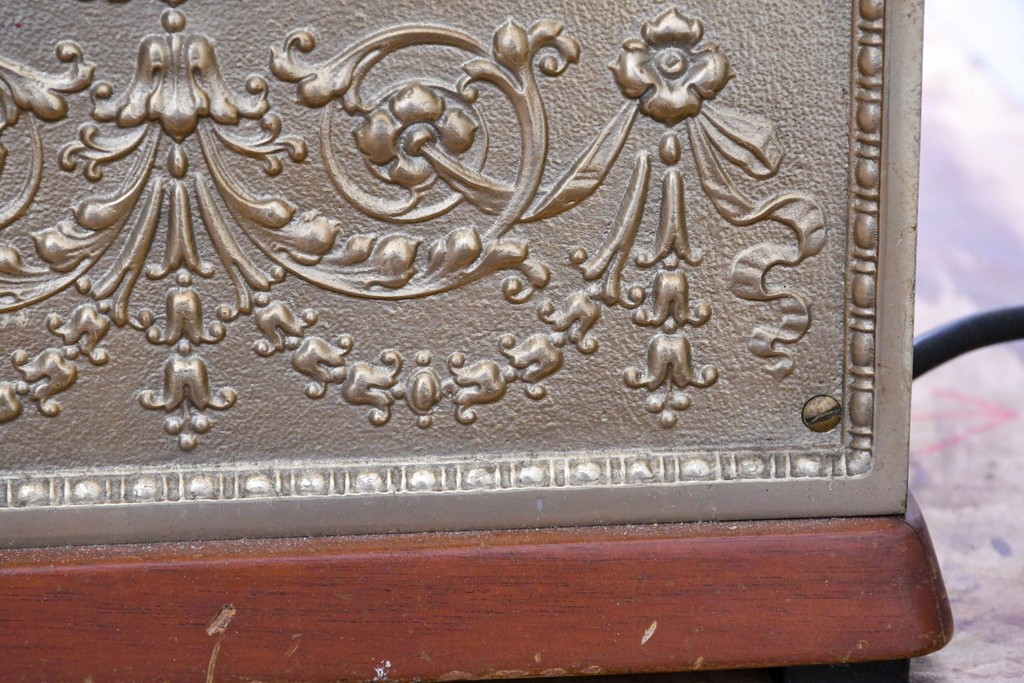 アメリカヴィンテージ　ブラジル製　NCR(ナショナル・キャッシュ・レジスター)社　Class 300復刻版　model 2114-1708　華やかなレリーフのクラシックレジスター(ゴールド)　※通電確認済み　(R-087444)