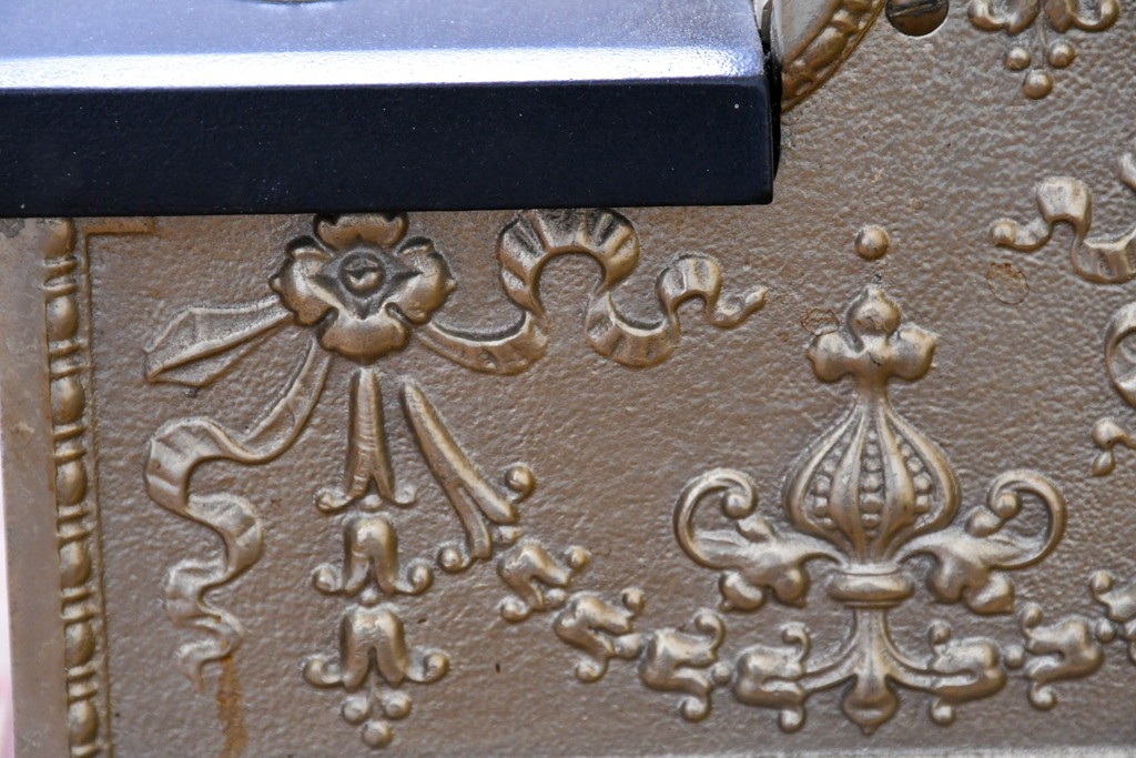 アメリカヴィンテージ　ブラジル製　NCR(ナショナル・キャッシュ・レジスター)社　Class 300復刻版　model 2114-1708　華やかなレリーフのクラシックレジスター(ゴールド)　※通電確認済み　(R-087444)