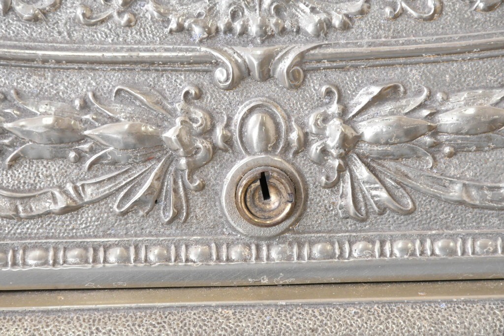 アメリカヴィンテージ　ブラジル製　NCR(ナショナル・キャッシュ・レジスター)社　Class 300復刻版　model 2114-1708　華やかなレリーフのクラシックレジスター(ゴールド)　※通電確認済み　(R-087444)