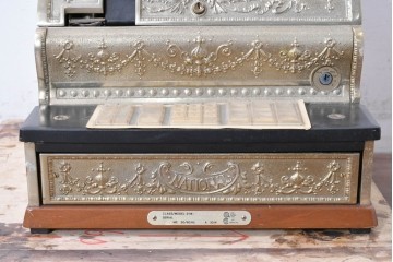 アメリカヴィンテージ　ブラジル製　NCR(ナショナル・キャッシュ・レジスター)社　Class 300復刻版　model 2114-1708　華やかなレリーフのクラシックレジスター(ゴールド)　※通電確認済み　(R-087444)