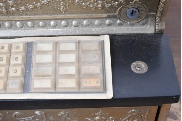 アメリカヴィンテージ　ブラジル製　NCR(ナショナル・キャッシュ・レジスター)社　Class 300復刻版　model 2114-1708　華やかなレリーフのクラシックレジスター(ゴールド)　※通電確認済み　(R-087444)