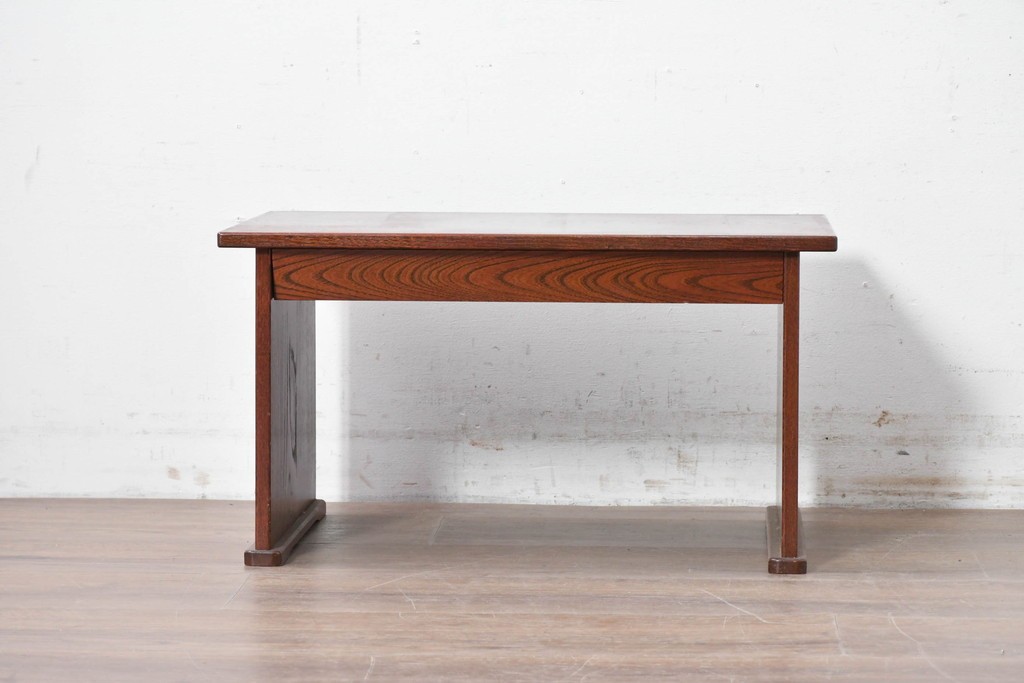 中古　美品　高級品!!　国産職人手作り(在銘「義」)　木目が美しい欅(ケヤキ)材の文机　(R-087445)