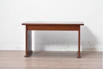 中古　美品　高級品!!　国産職人手作り(在銘「義」)　木目が美しい欅(ケヤキ)材の文机　(R-087445)