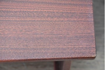 中古　美品　高級品!!　国産職人手作り(在銘「義」)　木目が美しい欅(ケヤキ)材の文机　(R-087445)