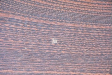 中古　美品　高級品!!　国産職人手作り(在銘「義」)　木目が美しい欅(ケヤキ)材の文机　(R-087445)