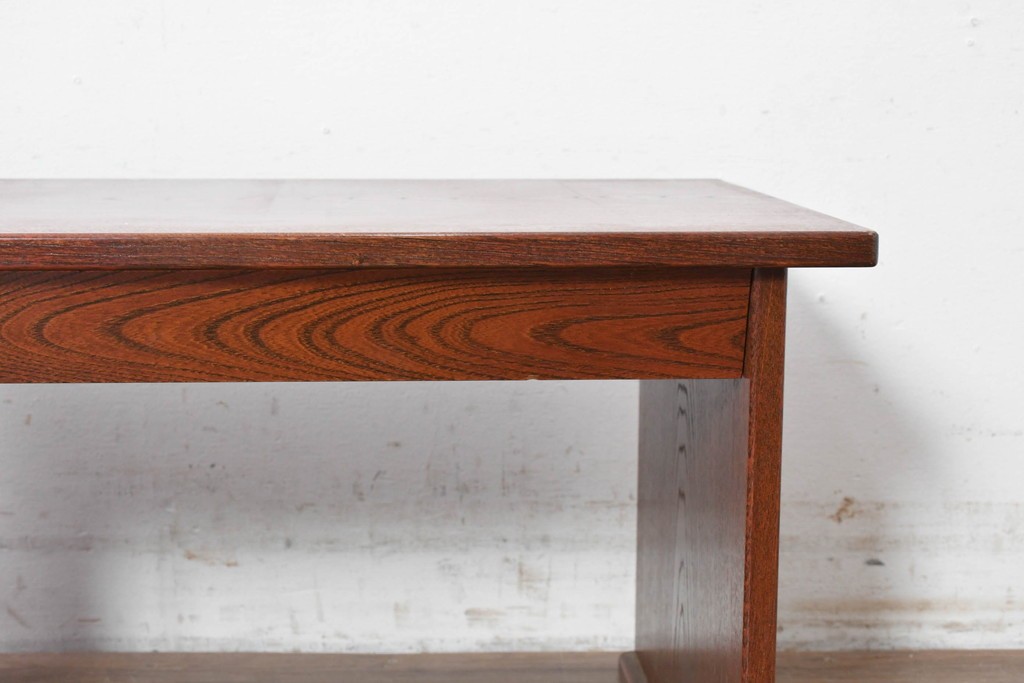 中古　美品　高級品!!　国産職人手作り(在銘「義」)　木目が美しい欅(ケヤキ)材の文机　(R-087445)