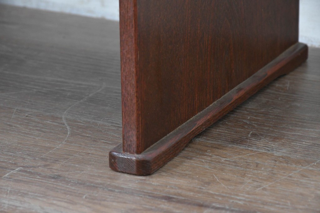 中古　美品　高級品!!　国産職人手作り(在銘「義」)　木目が美しい欅(ケヤキ)材の文机　(R-087445)