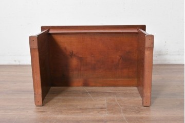 中古　美品　高級品!!　国産職人手作り(在銘「義」)　木目が美しい欅(ケヤキ)材の文机　(R-087445)