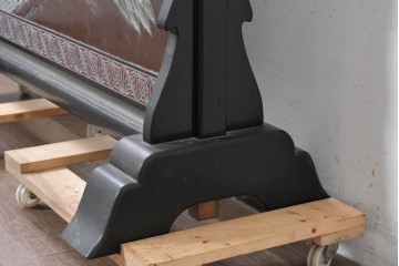 中古　美品　在銘　彫漆風レリーフ(孔雀と牡丹、松に鷹の図)が美しい衝立て　定価推定50万円　(R-087446)