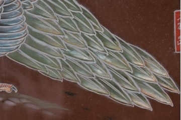 中古　美品　在銘　彫漆風レリーフ(孔雀と牡丹、松に鷹の図)が美しい衝立て　定価推定50万円　(R-087446)