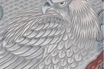 中古　美品　在銘　彫漆風レリーフ(孔雀と牡丹、松に鷹の図)が美しい衝立て　定価推定50万円　(R-087446)