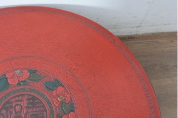 和製アンティーク　「福寿」　椿図の彫刻が可愛らしい朱塗りの円卓　(R-087447)