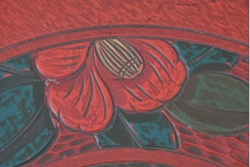 和製アンティーク　「福寿」　椿図の彫刻が可愛らしい朱塗りの円卓　(R-087447)