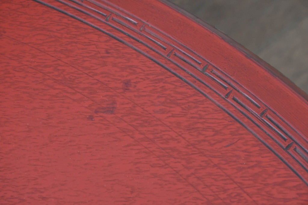 和製アンティーク　「福寿」　椿図の彫刻が可愛らしい朱塗りの円卓　(R-087447)