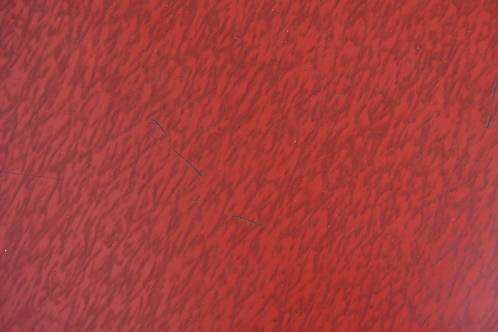 和製アンティーク　「福寿」　椿図の彫刻が可愛らしい朱塗りの円卓　(R-087447)