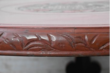 和製アンティーク　「福寿」　椿図の彫刻が可愛らしい朱塗りの円卓　(R-087447)