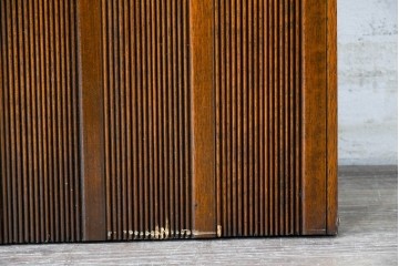 ヴィンテージ建具　昭和中期　縦リブ意匠が際立つミッドセンチュリーデザインの扉1枚　(R-087449)