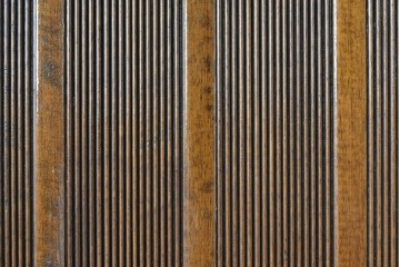 ヴィンテージ建具　昭和中期　縦リブ意匠が際立つミッドセンチュリーデザインの扉1枚　(R-087449)