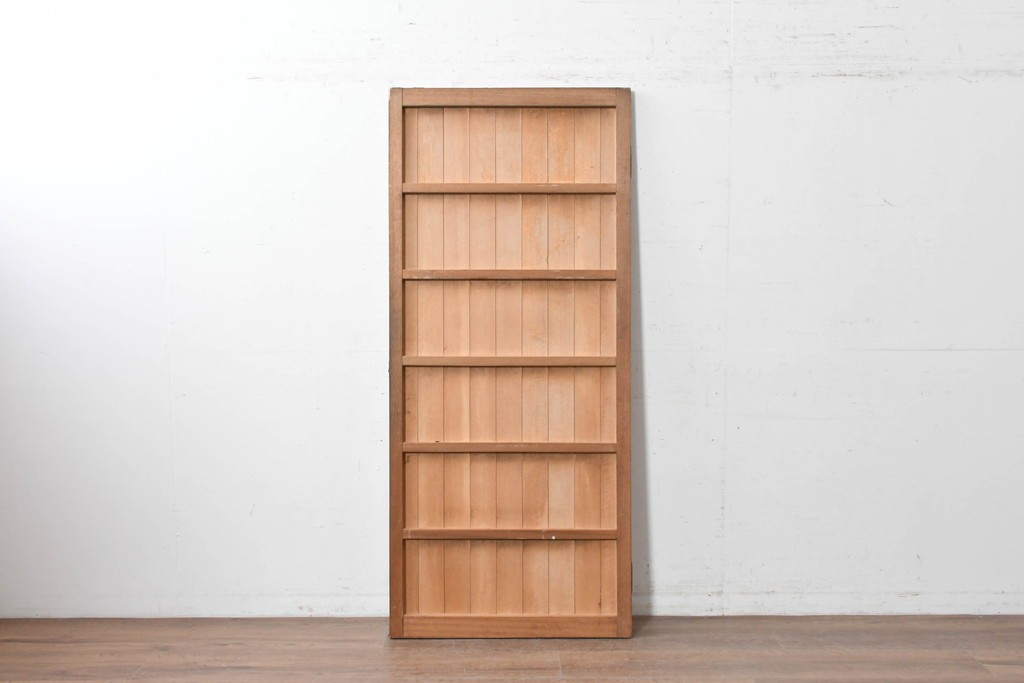 ヴィンテージ建具　昭和中期　縦リブ意匠が際立つミッドセンチュリーデザインの扉1枚　(R-087449)