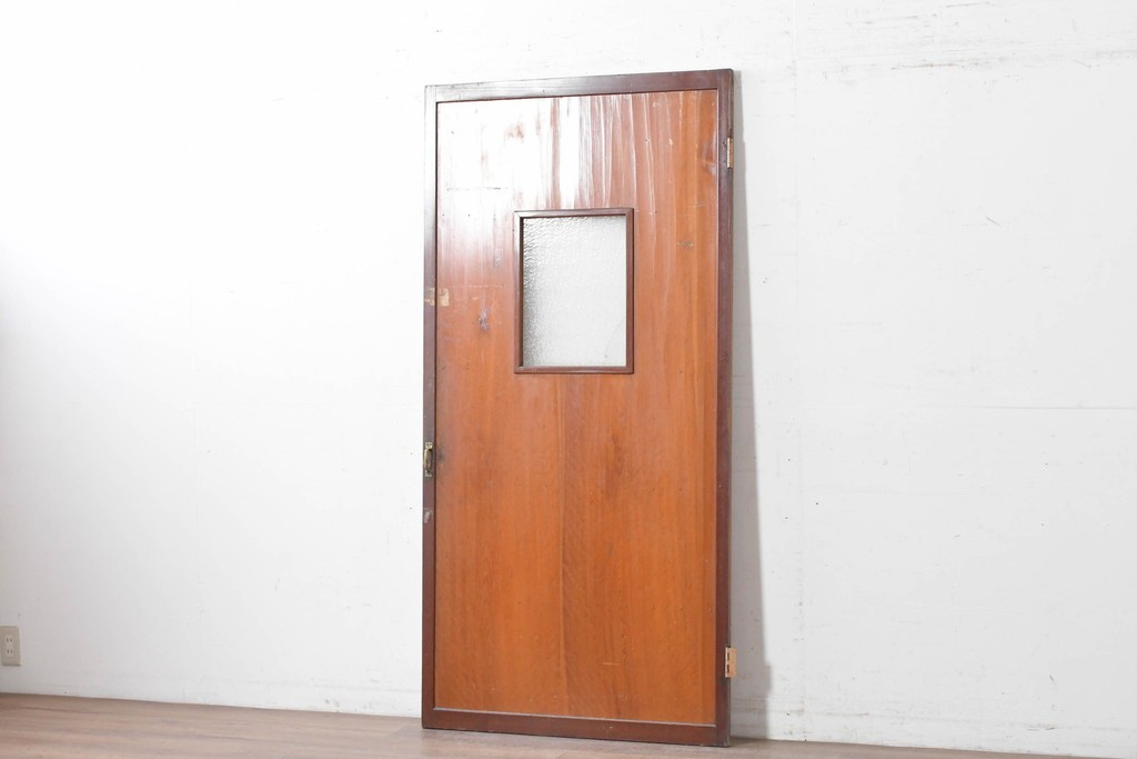 アンティーク建具　昭和初期　小窓付きのレトロな木製ドア1枚　(R-087450)