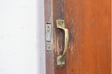 アンティーク建具　昭和初期　小窓付きのレトロな木製ドア1枚　(R-087450)