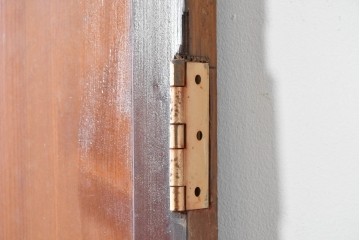 アンティーク建具　昭和初期　小窓付きのレトロな木製ドア1枚　(R-087450)