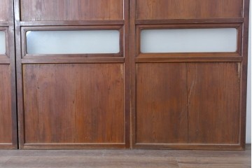 アンティーク建具　大正から昭和初期　落ち着いた木色とすりガラスが古民家風の空間に馴染む板戸4枚セット　(R-087451)