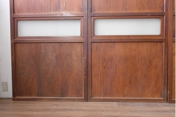 アンティーク建具　大正から昭和初期　落ち着いた木色とすりガラスが古民家風の空間に馴染む板戸4枚セット　(R-087451)