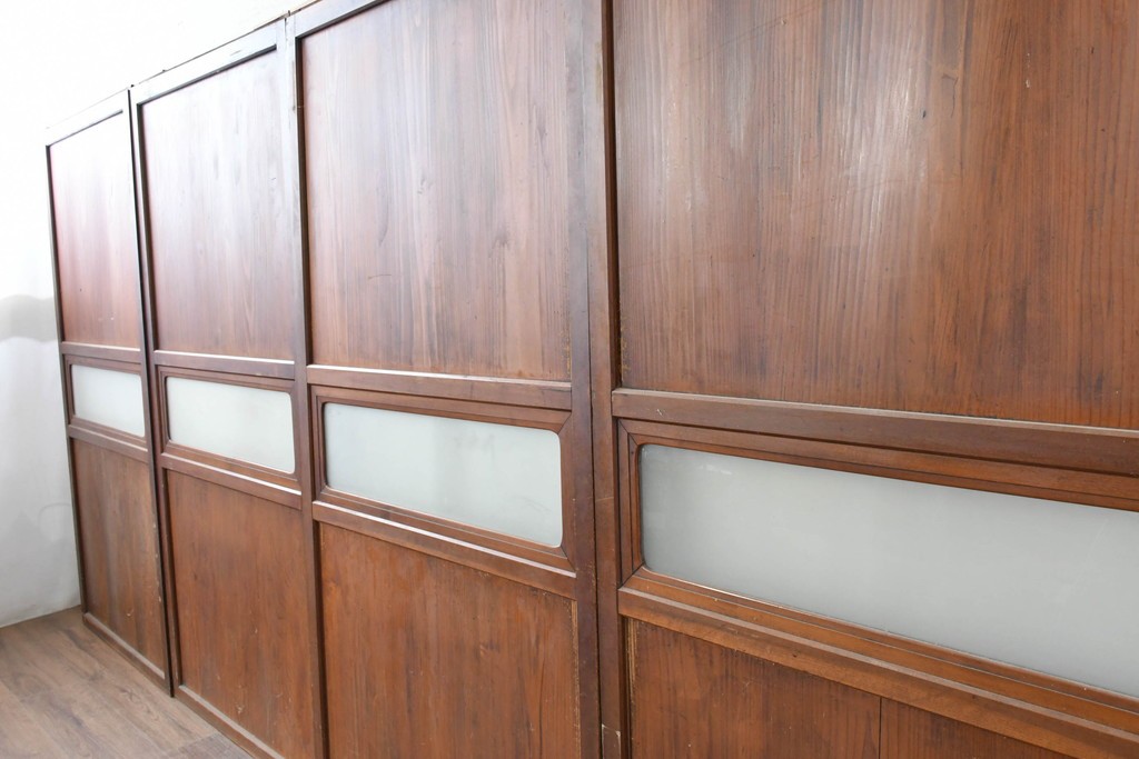 アンティーク建具　大正から昭和初期　落ち着いた木色とすりガラスが古民家風の空間に馴染む板戸4枚セット　(R-087451)