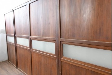 アンティーク建具　大正から昭和初期　落ち着いた木色とすりガラスが古民家風の空間に馴染む板戸4枚セット　(R-087451)