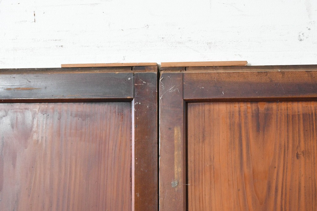 アンティーク建具　大正から昭和初期　落ち着いた木色とすりガラスが古民家風の空間に馴染む板戸4枚セット　(R-087451)