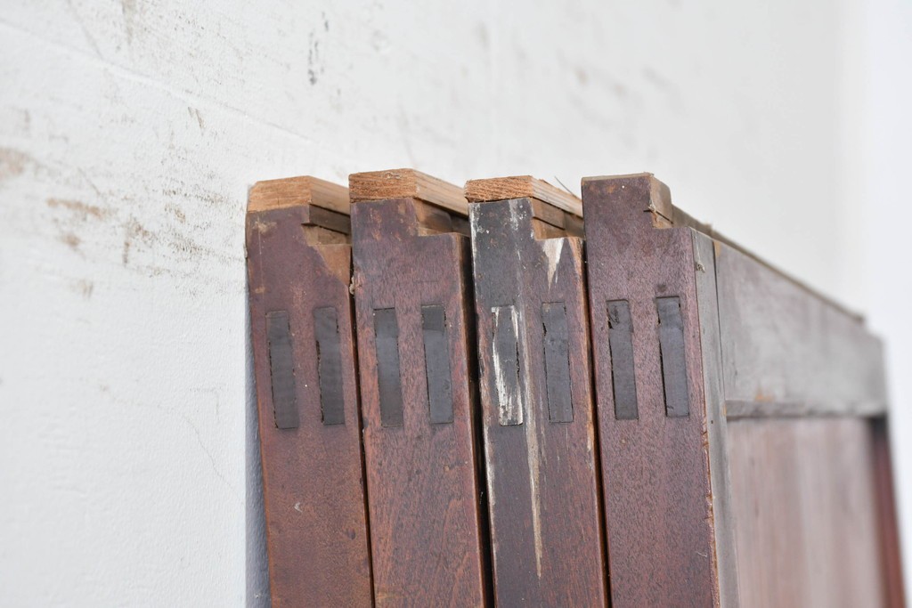 アンティーク建具　大正から昭和初期　落ち着いた木色とすりガラスが古民家風の空間に馴染む板戸4枚セット　(R-087451)