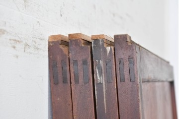 アンティーク建具　大正から昭和初期　落ち着いた木色とすりガラスが古民家風の空間に馴染む板戸4枚セット　(R-087451)