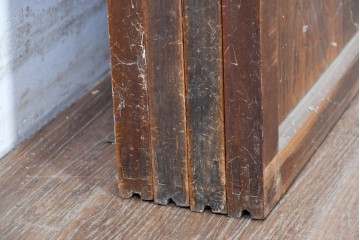 アンティーク建具　大正から昭和初期　落ち着いた木色とすりガラスが古民家風の空間に馴染む板戸4枚セット　(R-087451)