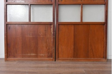 アンティーク建具　昭和初期　レトロな雰囲気漂うガラス帯戸2枚セット　(R-087452)