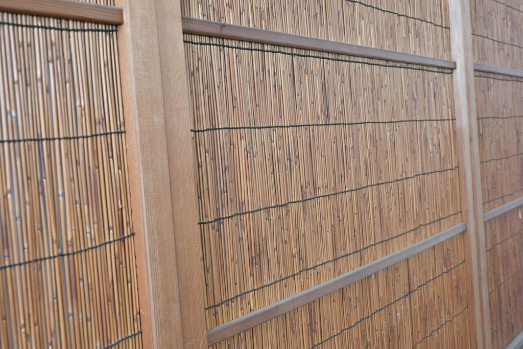 ヴィンテージ建具　昭和中期　透かし彫刻が目を引く夏戸4枚セット　(R-087455)