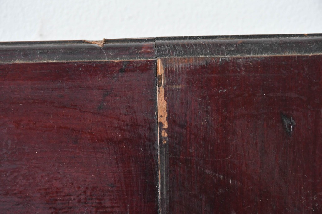 アンティーク建具　明治から大正期　深みのある色合いの小さな狐格子くぐり戸1枚　(R-087456)